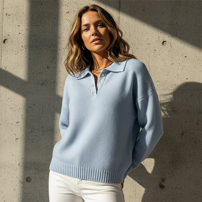 Mjuk stickad tröja med krage och knappar för kvinnor