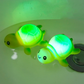 🥳2026 STORSÄLJARE🥳💞50K+ SÅLDA!👶🛁 Gör Badtiden Magisk & Säker. Vattenaktiverad Lysande Leksak – BPA-fri & Rolig! 🌈💧